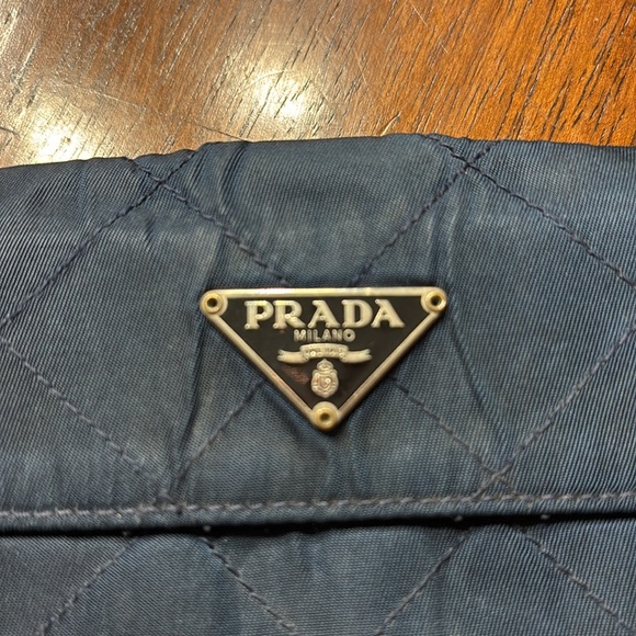 Prada bi-fold wallet quilted blue/black Authentic - Picture 4 of 11
